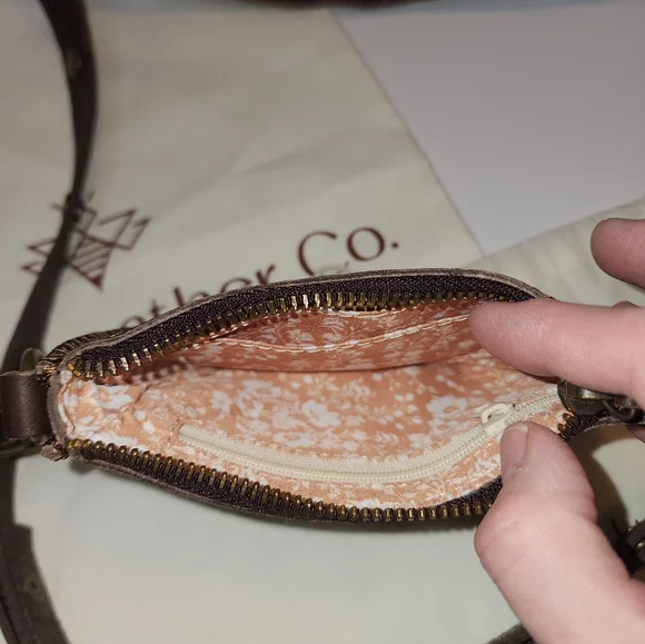 Lyons Leather Co. Espresso Queen Bee Brown Leather Crossbody And Baby Bee - Picture 9 of 12